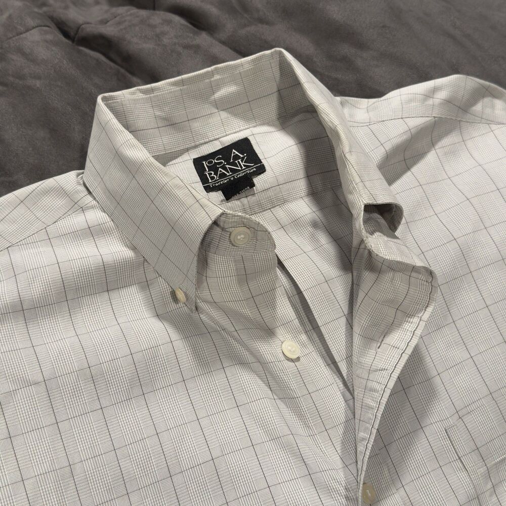 Jos. A. Bank Traveler's Collection Men's Long Sleeve Button Down Shirt 16.5 33
